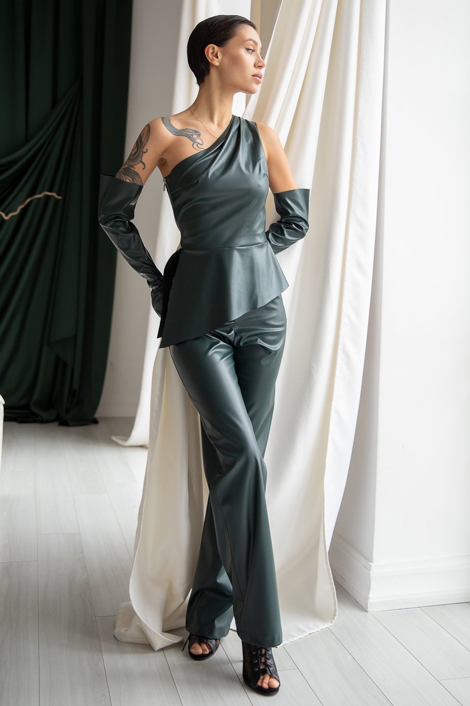 Dakota Asymmetric Top with Mittens