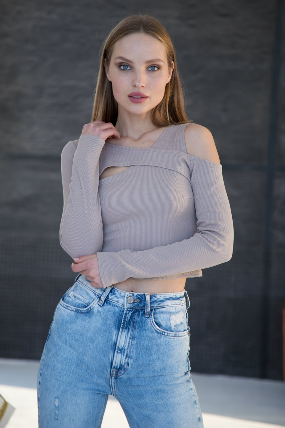 Топ лонгслив асимметрия Anrika