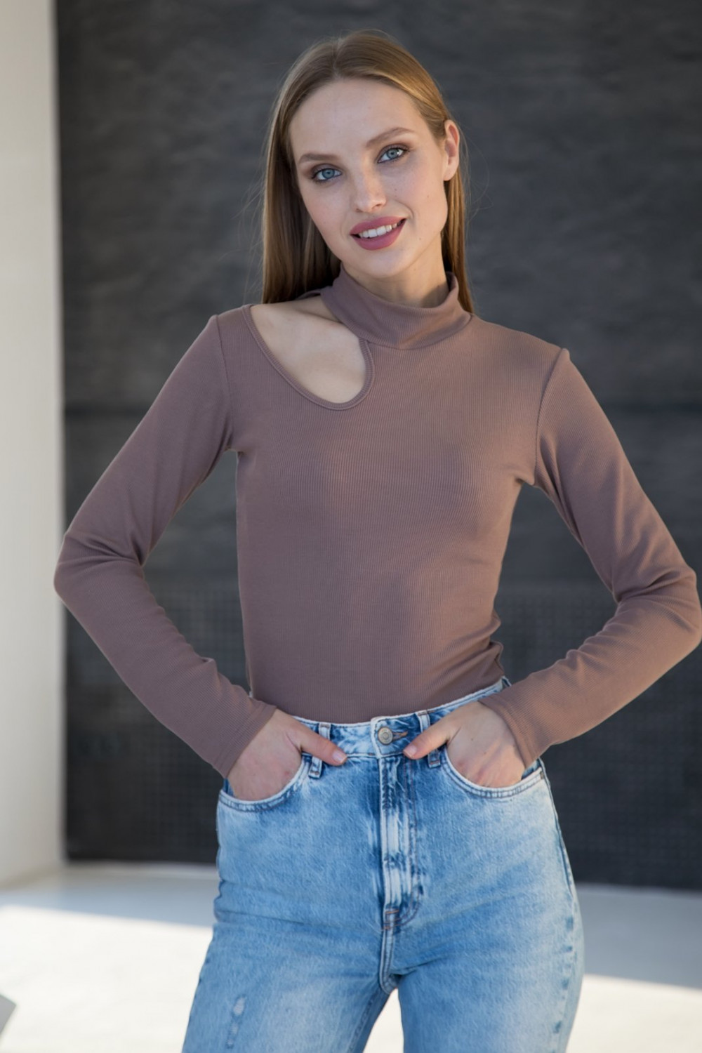 Long sleeve top with Chori cut